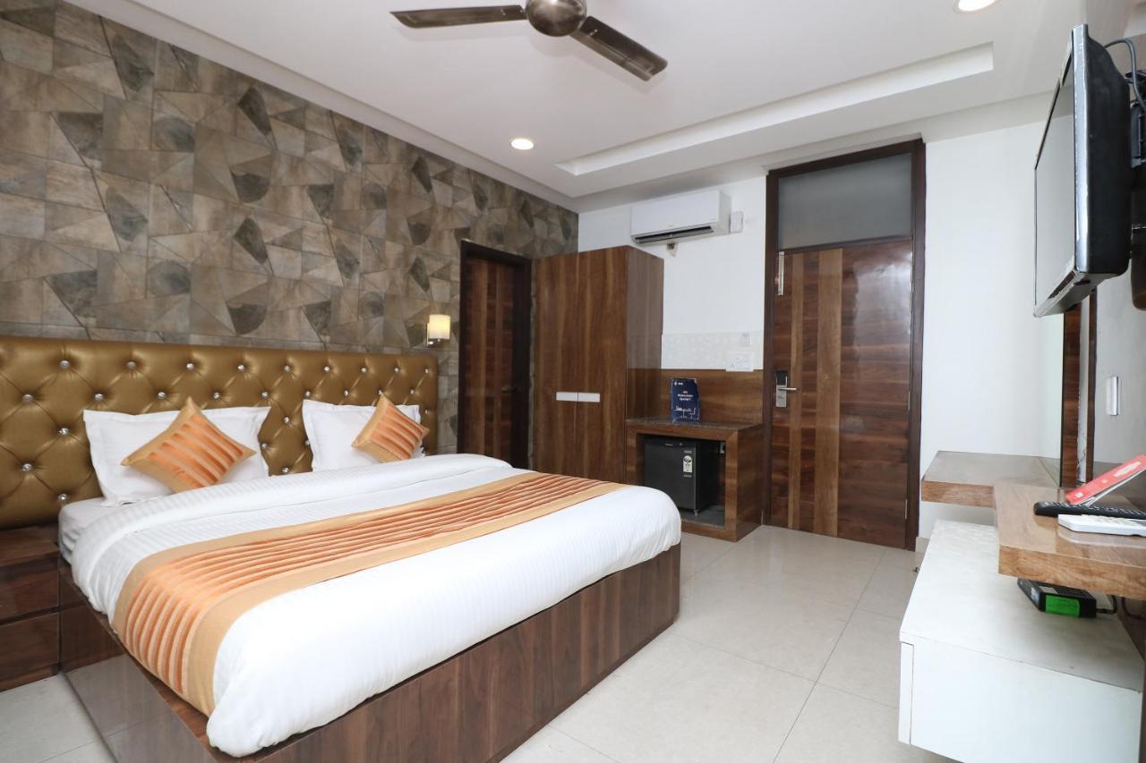 Oyo 9999 Hotel La Wisteria Delhi  Extérieur photo