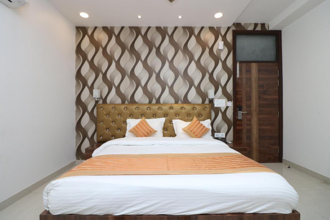 Oyo 9999 Hotel La Wisteria Delhi  Extérieur photo