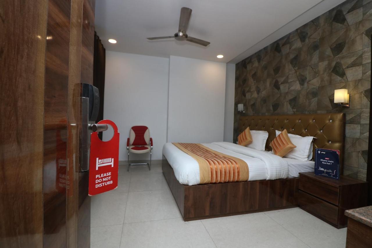 Oyo 9999 Hotel La Wisteria Delhi  Extérieur photo