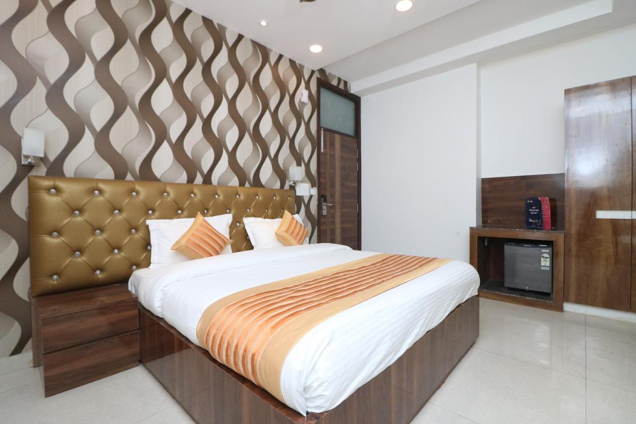 Oyo 9999 Hotel La Wisteria Delhi  Extérieur photo